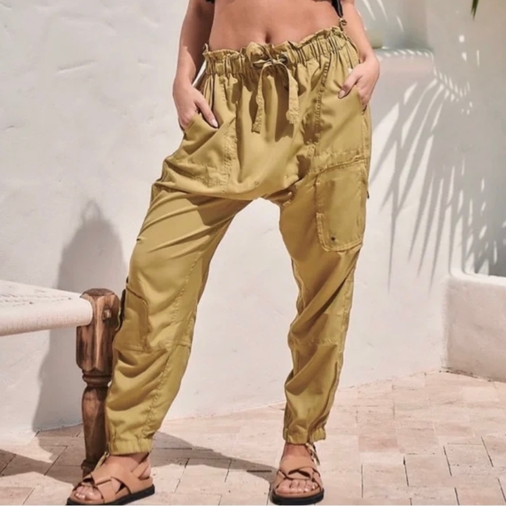 FP MOVEMENT Boho Spring Trekker Jogger Cargo Parachute Harem Pant Sage Khaki XS